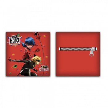 Katicabogár és Fekete macska kalandjai párna, díszpárna levehető huzattal 40x40 cm Katicabogár és Fekete macska kalandjai párna, díszpárna levehető huzattal 40x40 cm