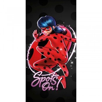 Katicabogár és Fekete macska kalandjai Spots On fürdőlepedő, strand törölköző 70x140cm Katicabogár és Fekete macska kalandjai Spots On fürdőlepedő, strand törölköző 70x140cm