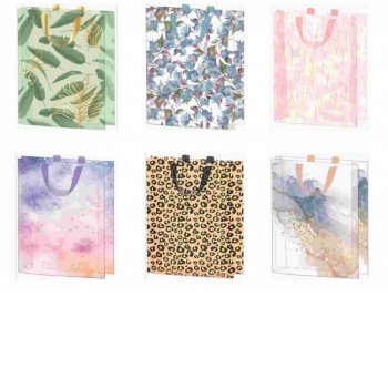 Színes mintás ajándékzacskó 20x15x8 cm Színes mintás ajándékzacskó 20x15x8 cm